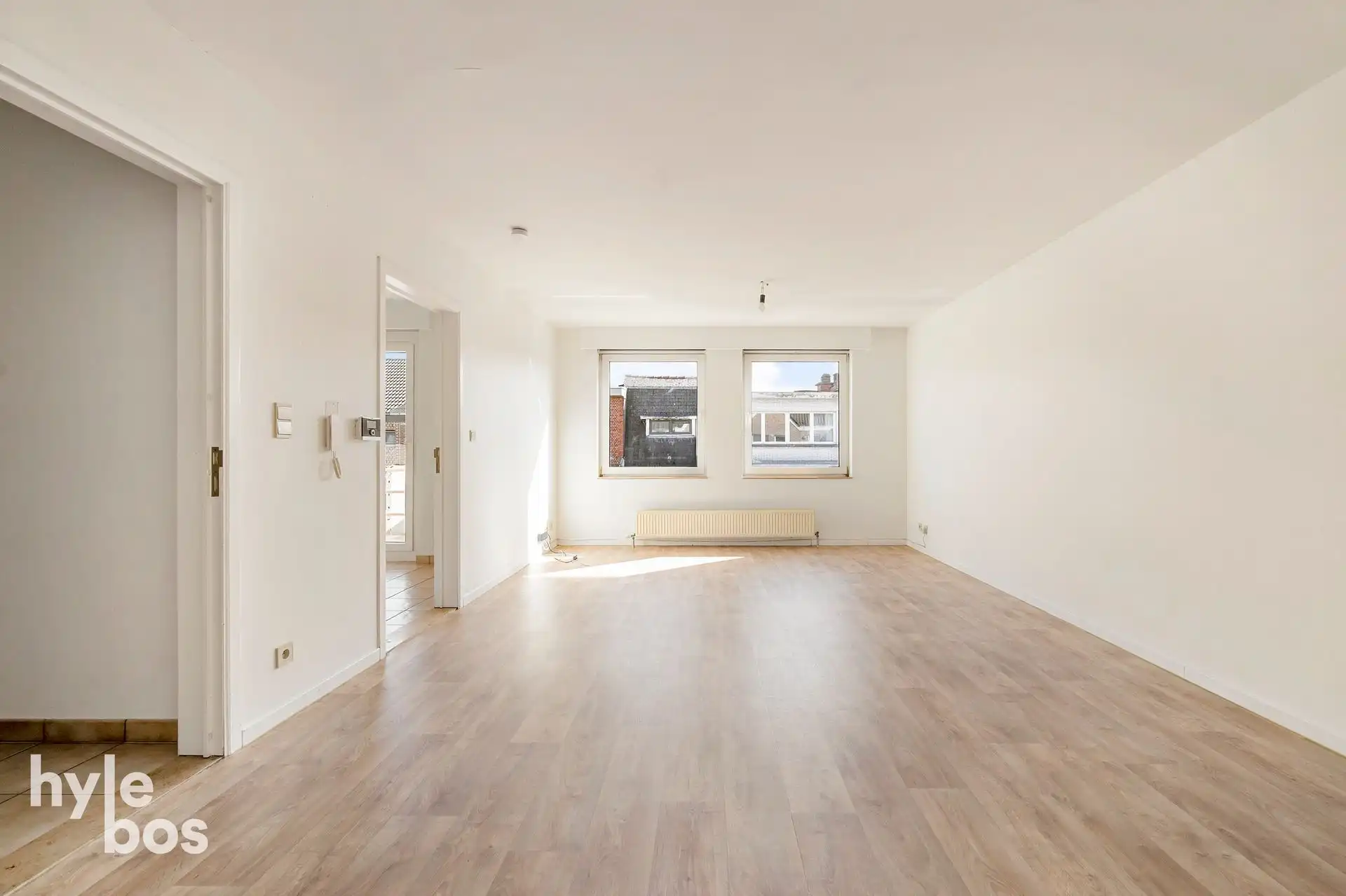 Centraal gelegen instapklaar appartement met garage foto 3