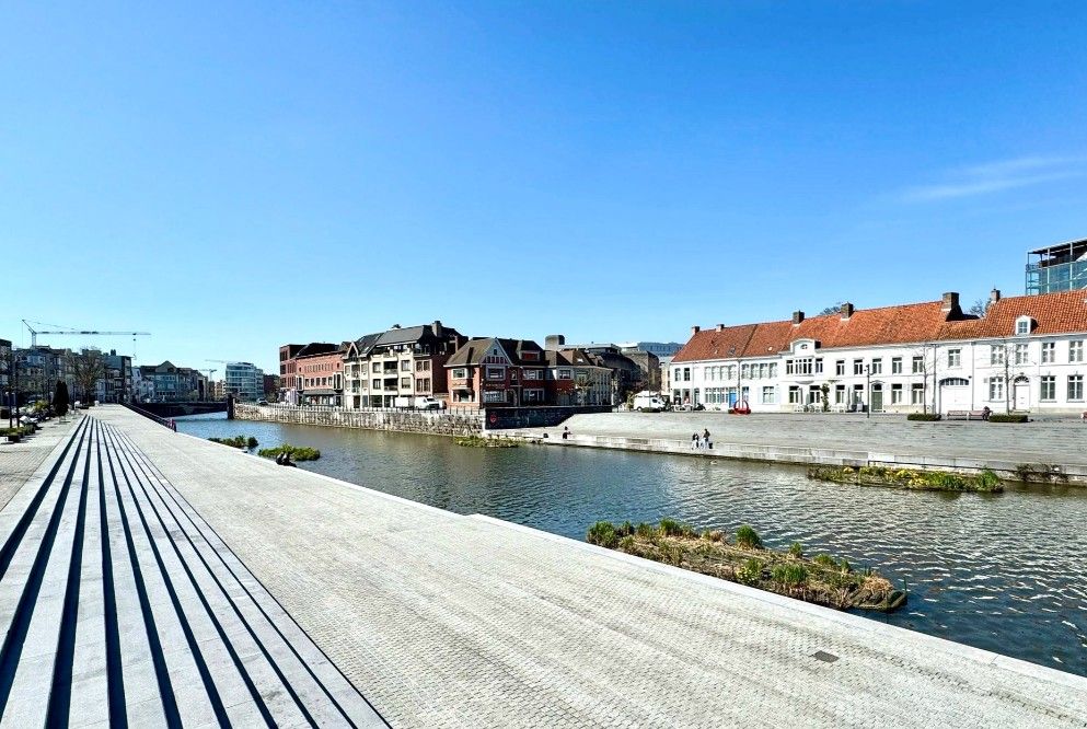 Handels-/kantoorruimte op een unieke locatie in hartje Kortrijk foto 6