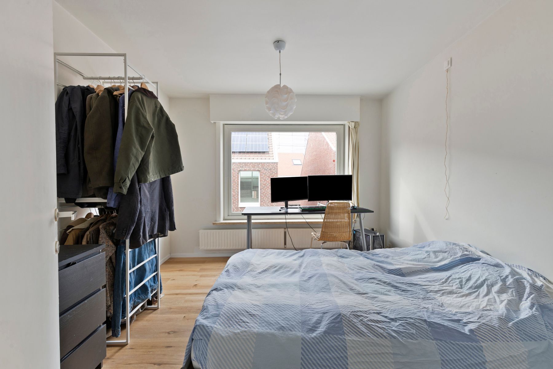 Instapklare stadswoning met grote garage ! foto 15