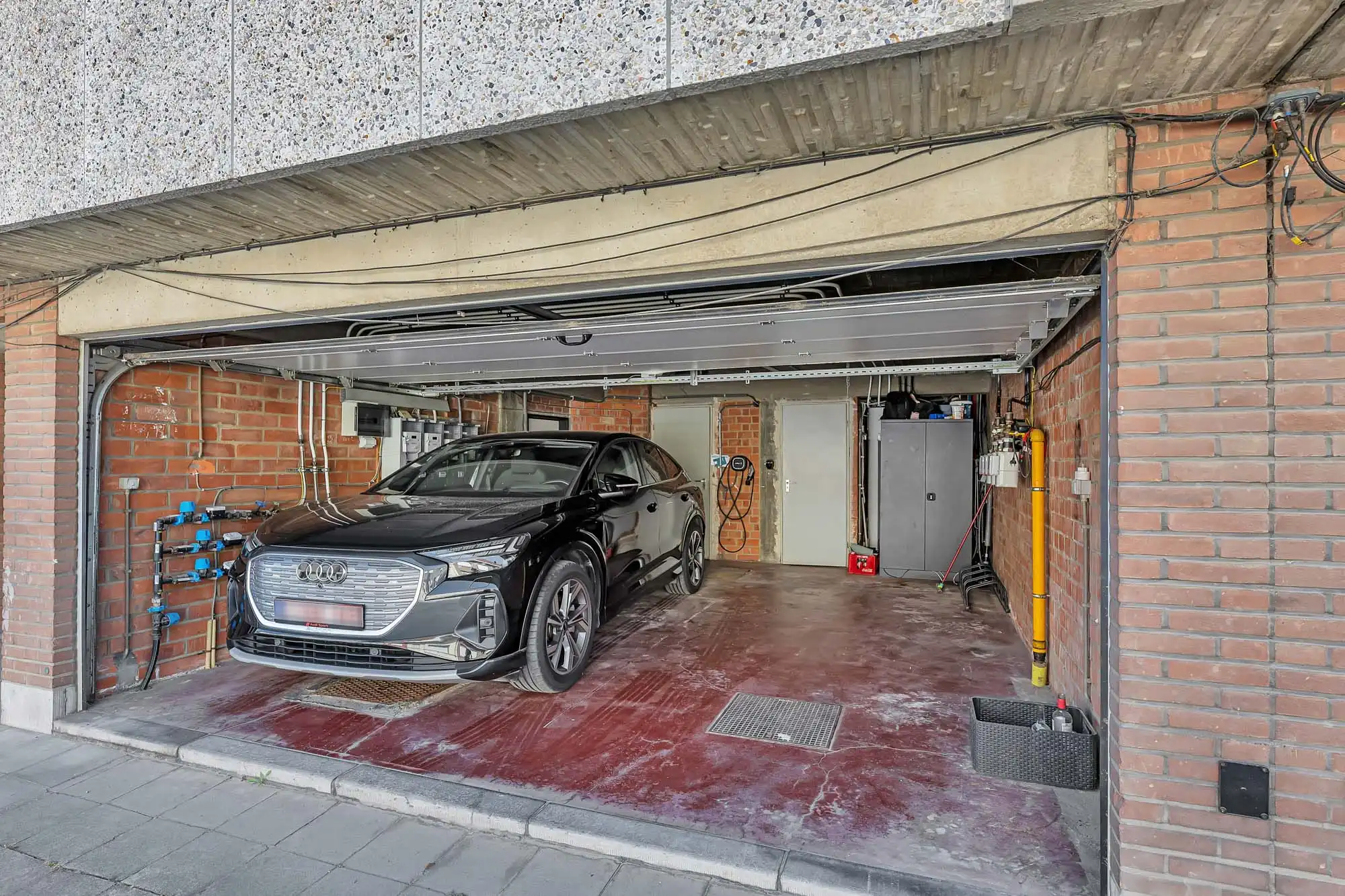 Opbrengsteigendom met 2 appartementen en extra studio foto 31
