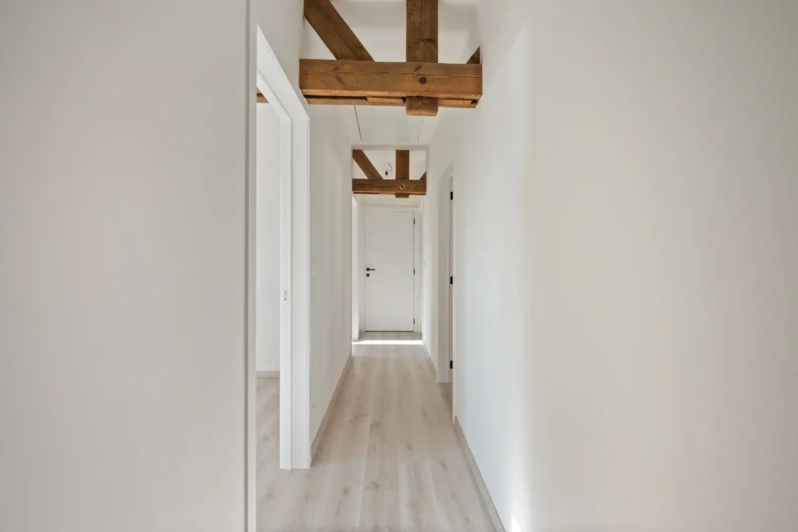 GERENOVEERDE WONING MET 3 SLPKS EN TUIN foto 19