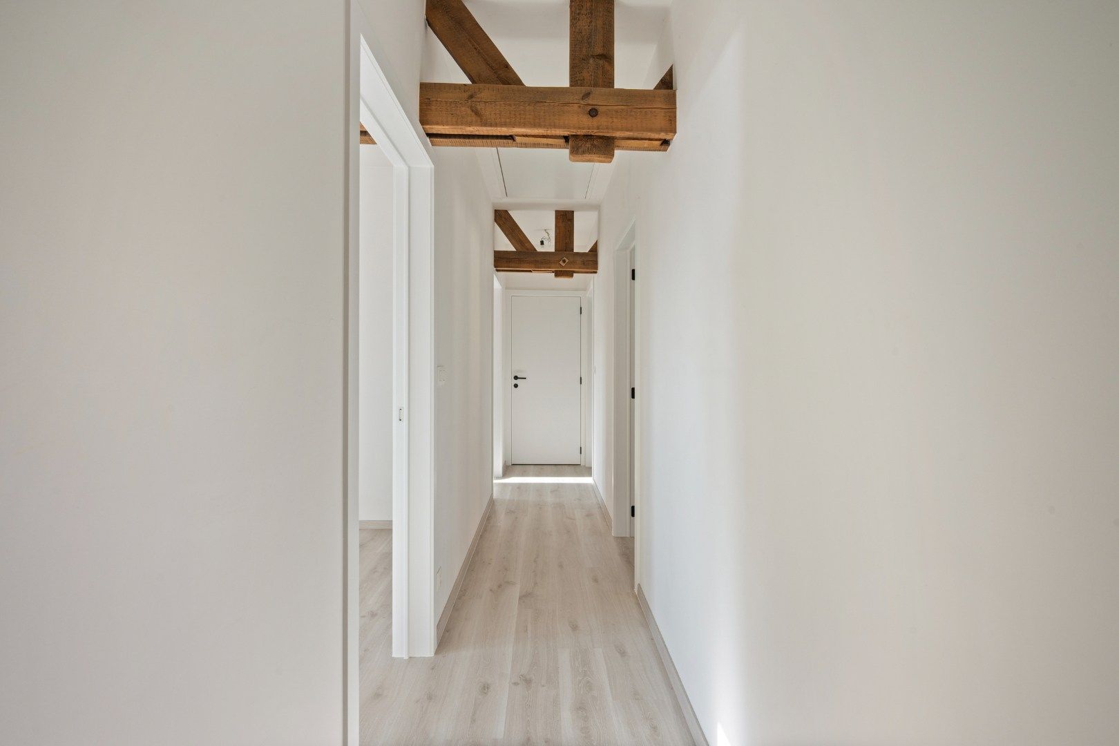 GERENOVEERDE WONING MET 3 SLPKS EN TUIN foto 19