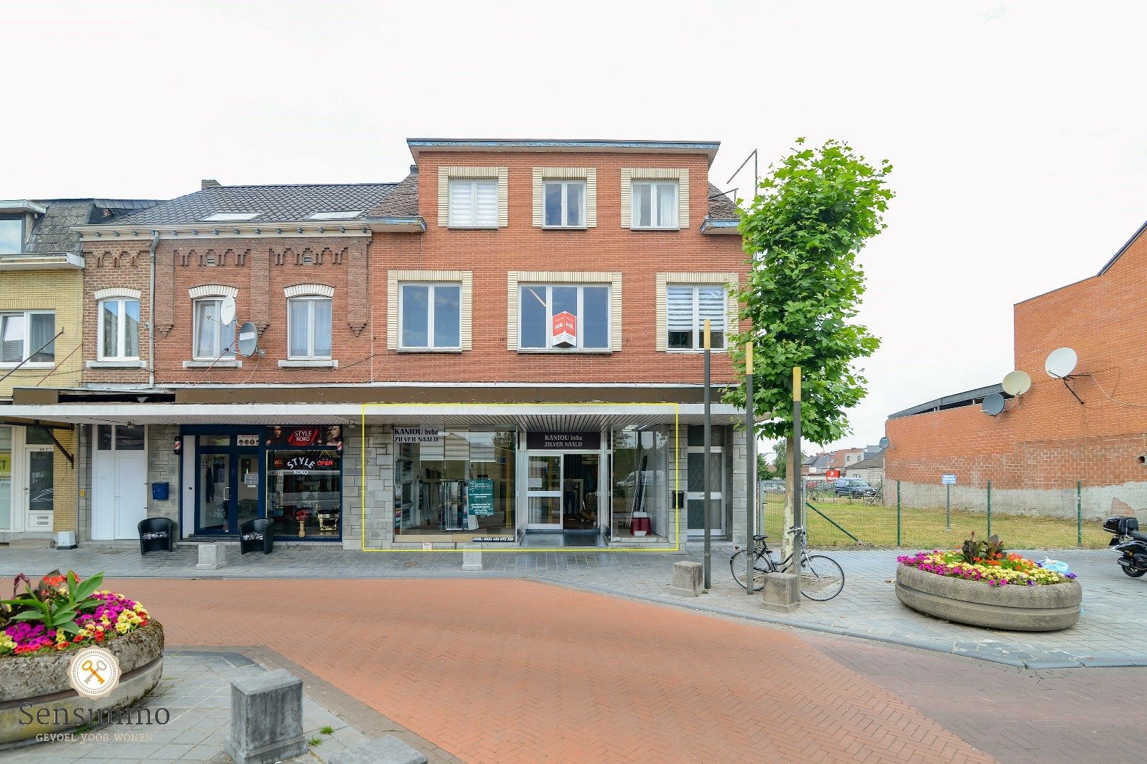 Handelsgelijkvloers van 221m² met tuin in hartje Maasmechelen foto 1