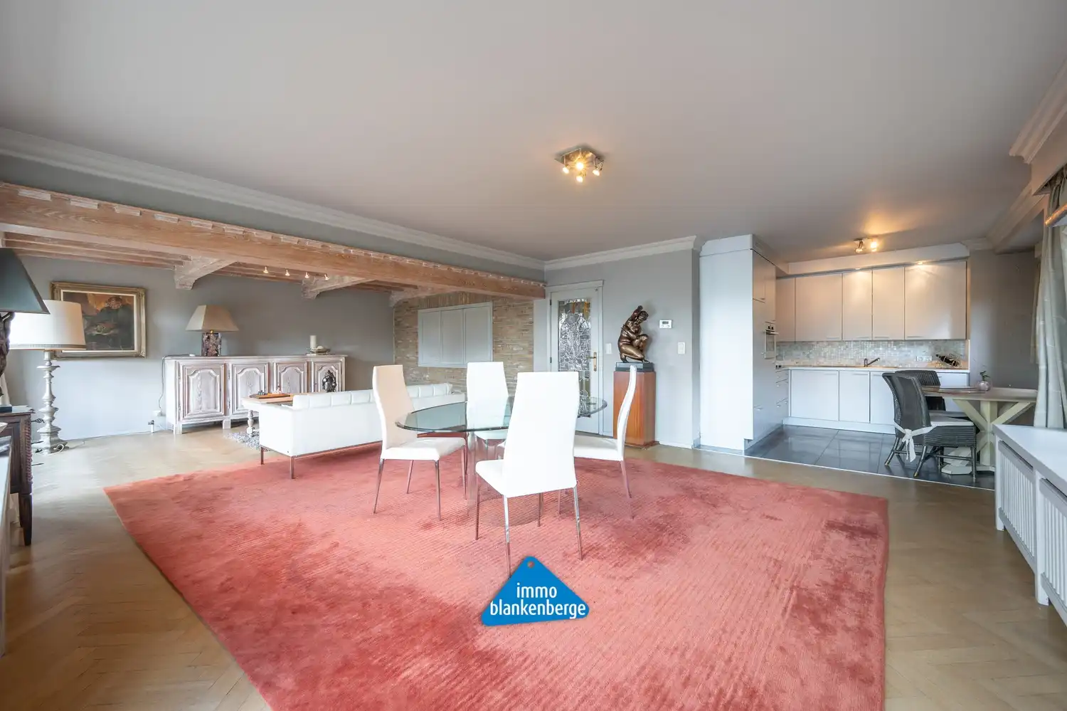 Ruim appartement met 3 slaapkamers op absolute toplocatie foto 8