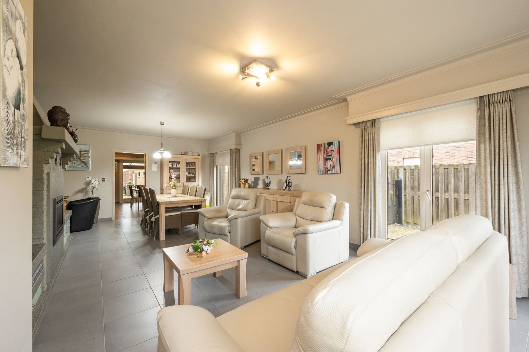 Gedeeltelijk gerenoveerde laagbouwwoning op perceel van ca. 1.516m². foto 5