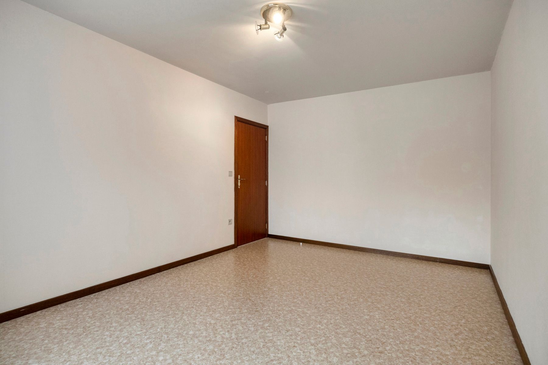 Instapklare woning met 3 slaapkamers en ruime tuin foto 19