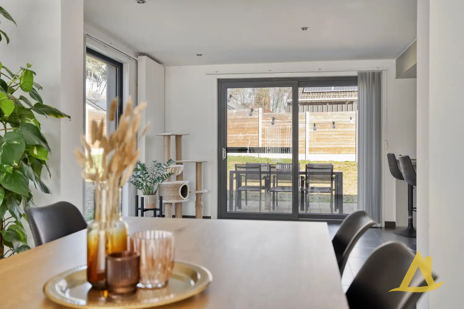 ZEER RUSTIG GELEGEN, INSTAPKLARE HOB, TE LUMMEN! foto 9