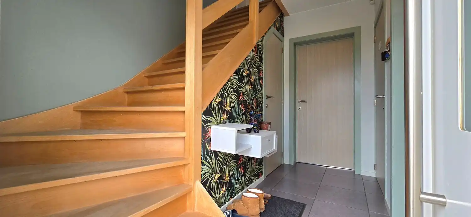 Instapklare halfopen gezinswoning met 4 slaapkamers, zonnepanelen en zonnige tuin foto 13