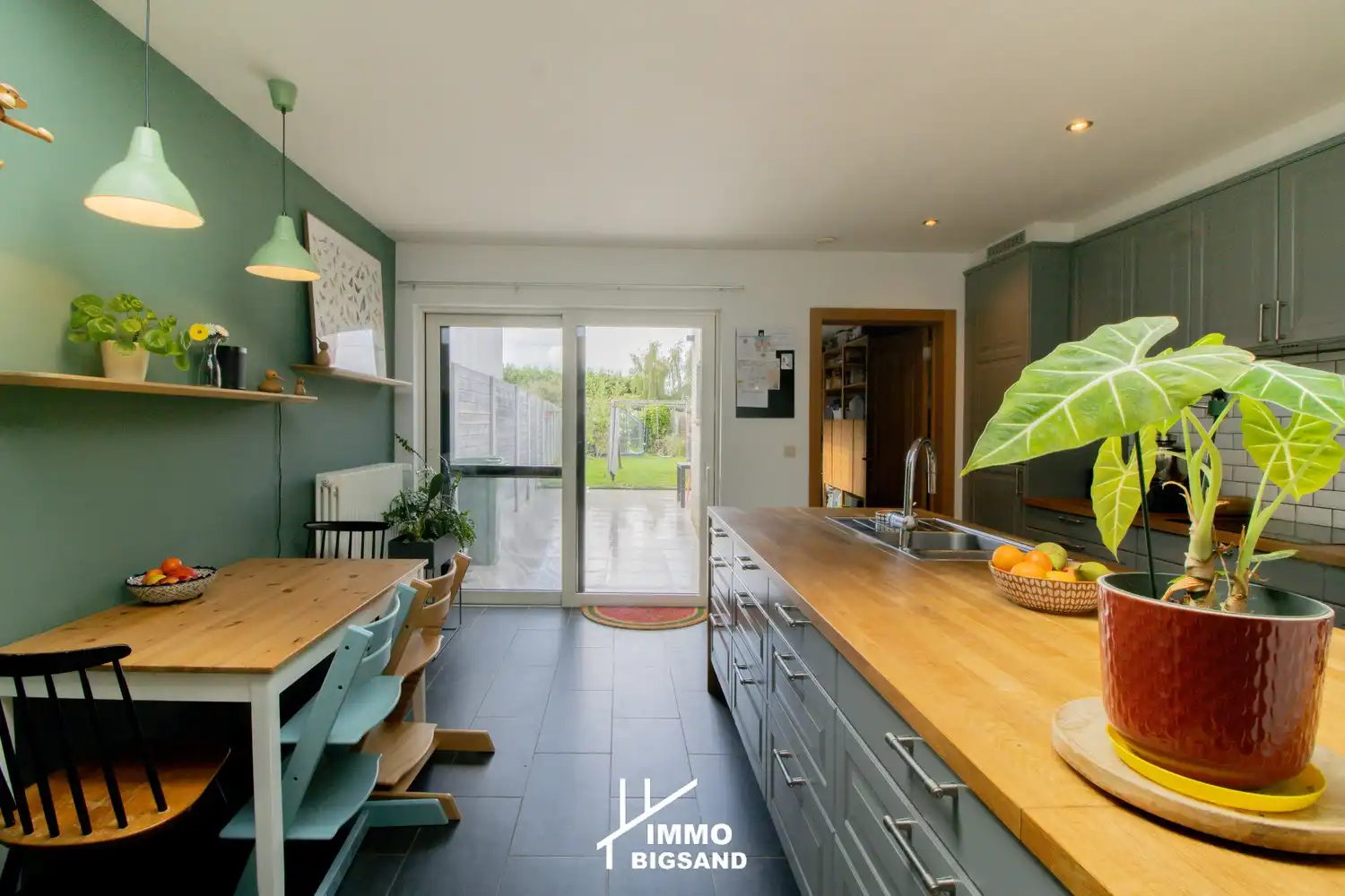 Instapklare woning met EPC A, zonnepanelen, batterij en carport te Wevelgem foto 7
