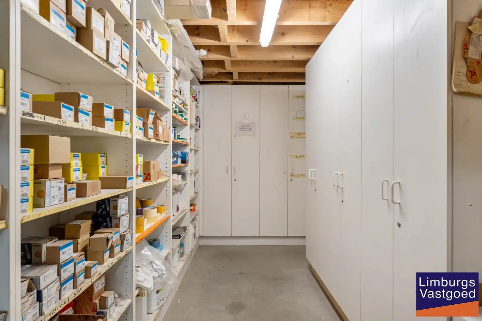 Industrieel gebouw,1.696m², met kantoren 120m² + appartement 120m², Genk-Zuid foto 18