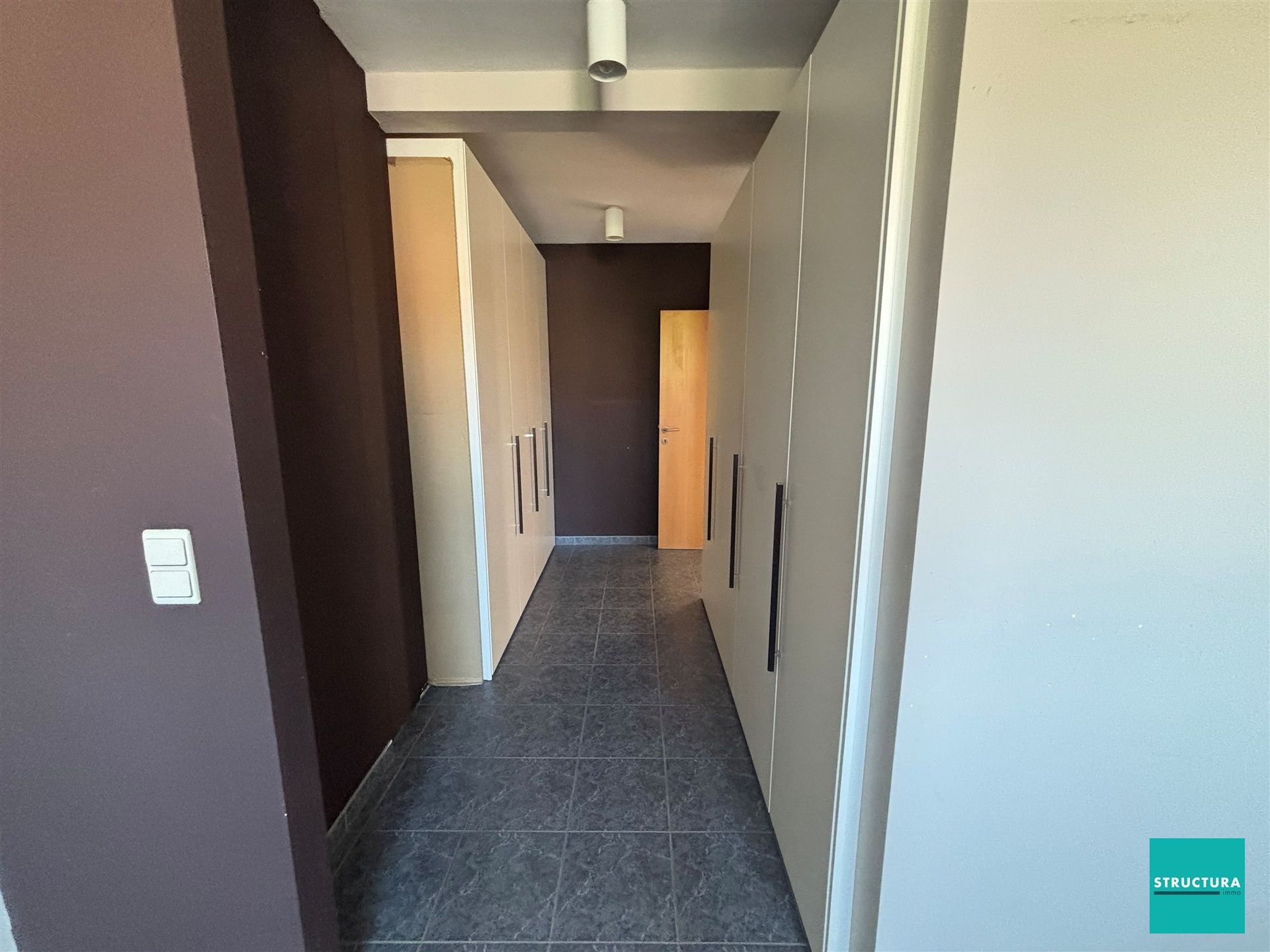 Appartement met 3 kamers en ruime garage in centrum Merchtem foto 16