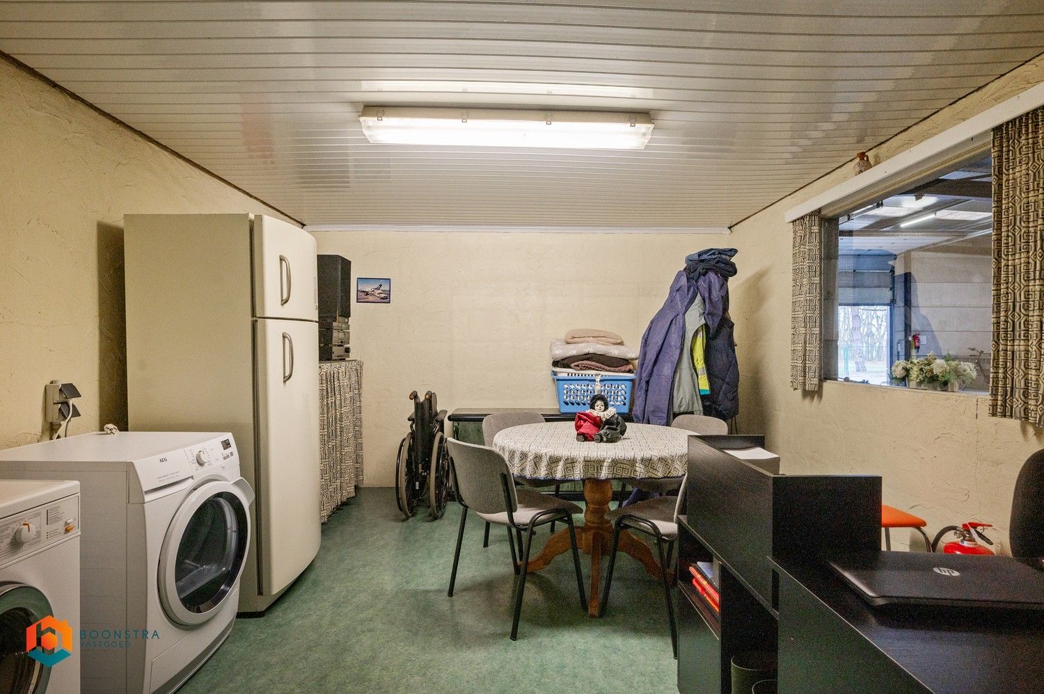 Te renoveren woning met 4 slpkrs en magazijn van 360m² op ruim perceel van 5730m² foto 7