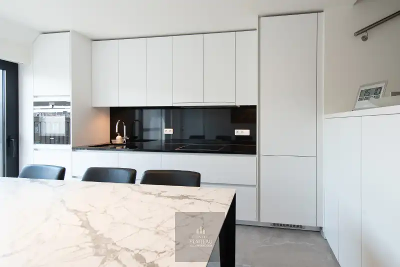 Instapklaar recent luxueus duplex-appartement met 2 terrassen in residentie Lectus IX. foto 14