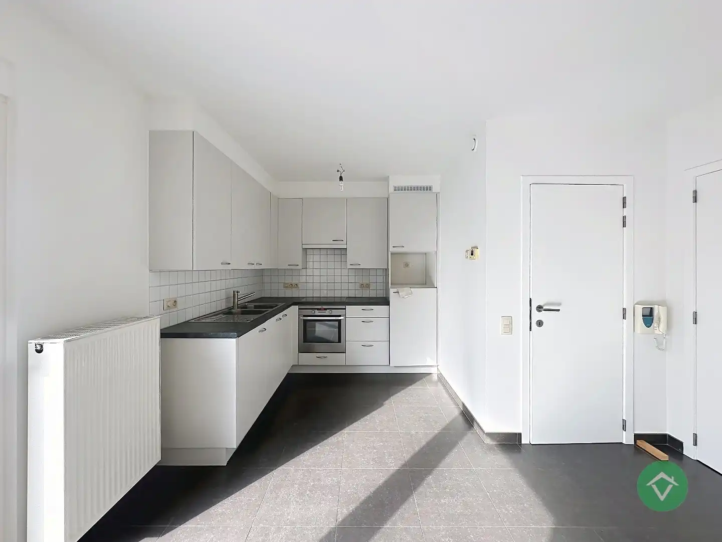 Instapklaar gelijkvloers appartement met staanplaats te Gistel foto 9