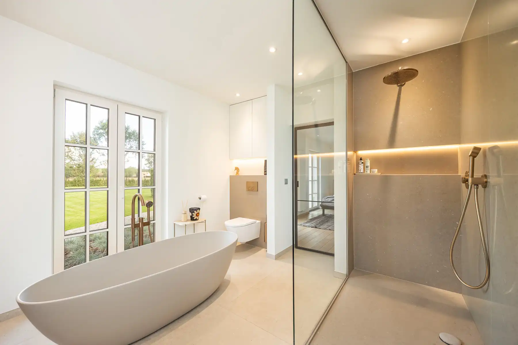 Uitzonderlijk gerenoveerde hoeve op ca. 7480 m² foto 17