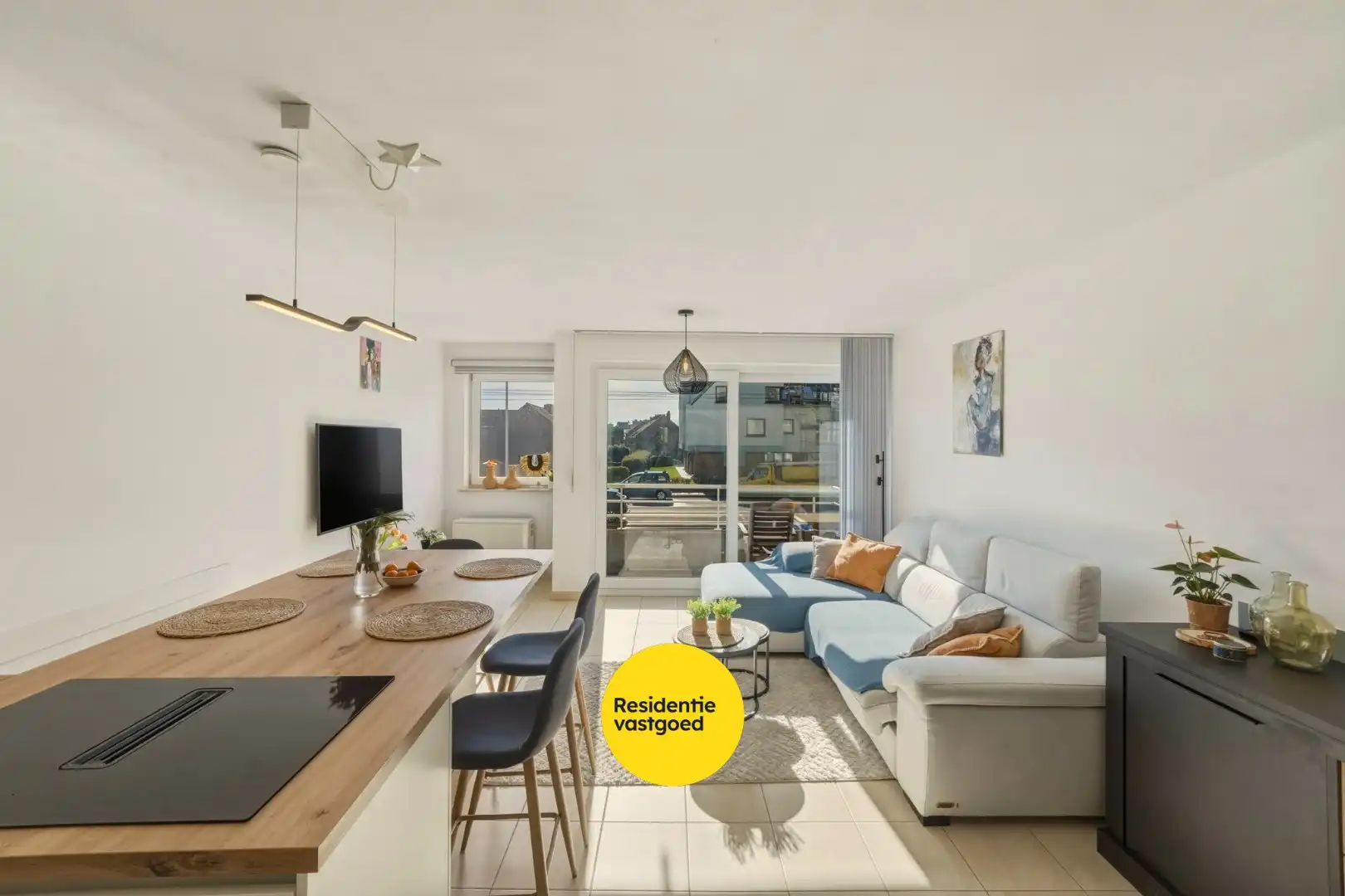 Instapklaar 3- slaapkamerappartement op toplocatie aan het strand! foto 2