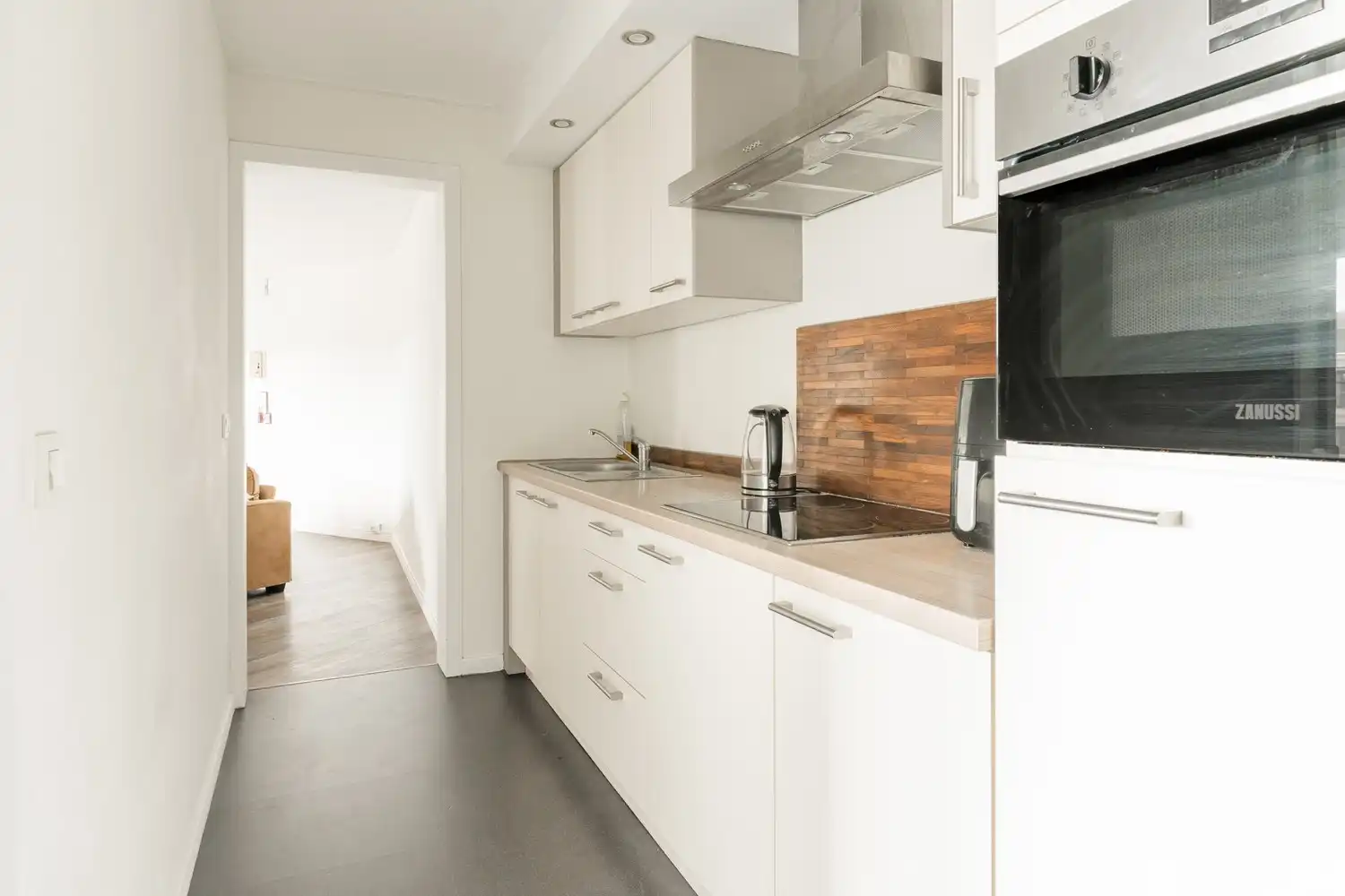 Mooi gerenoveerd appartement pal in het centrum van Neerpelt! foto 9