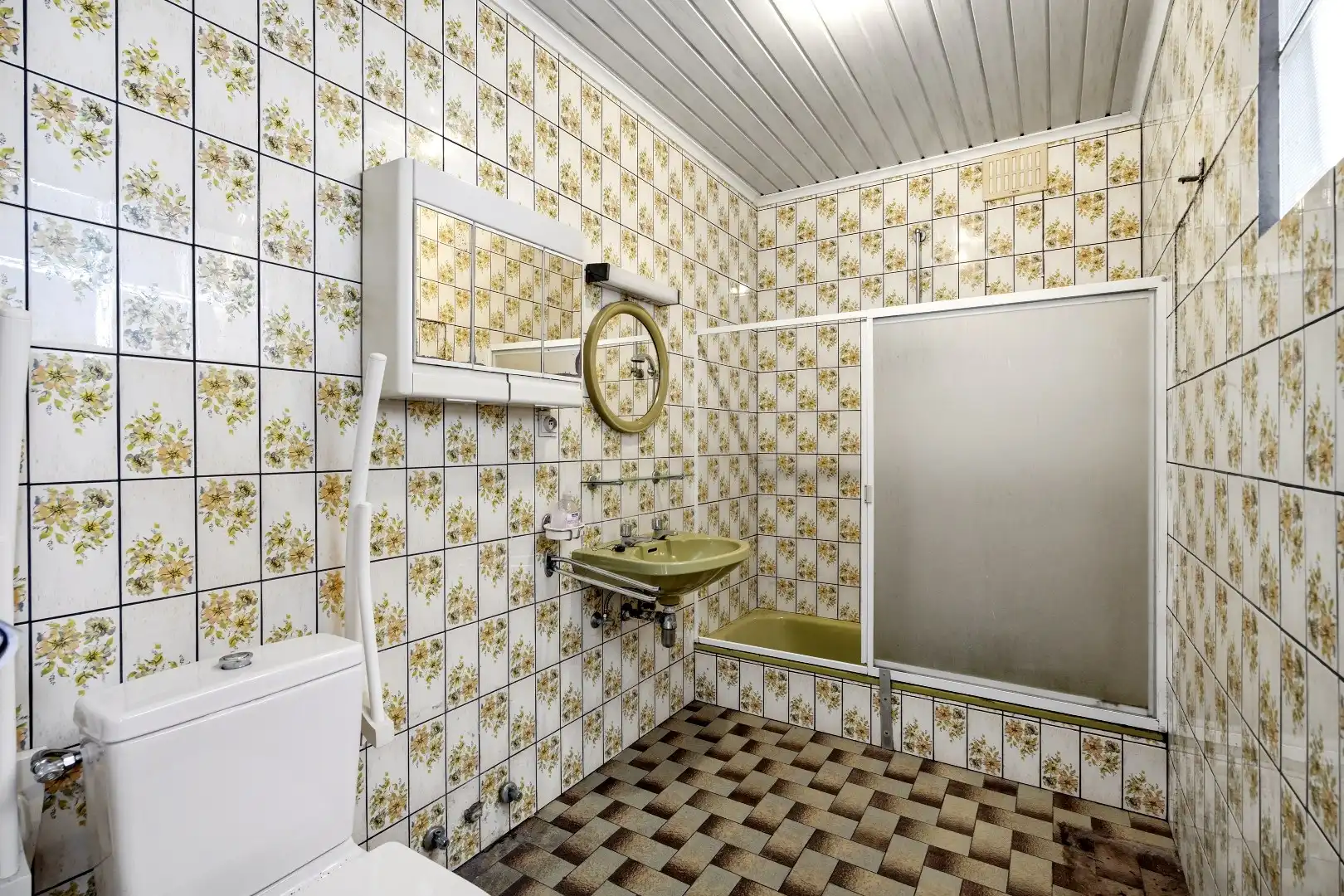 Ruime halfopen bebouwing op een perceel van 1491m² met 7 slaapkamers! foto 9