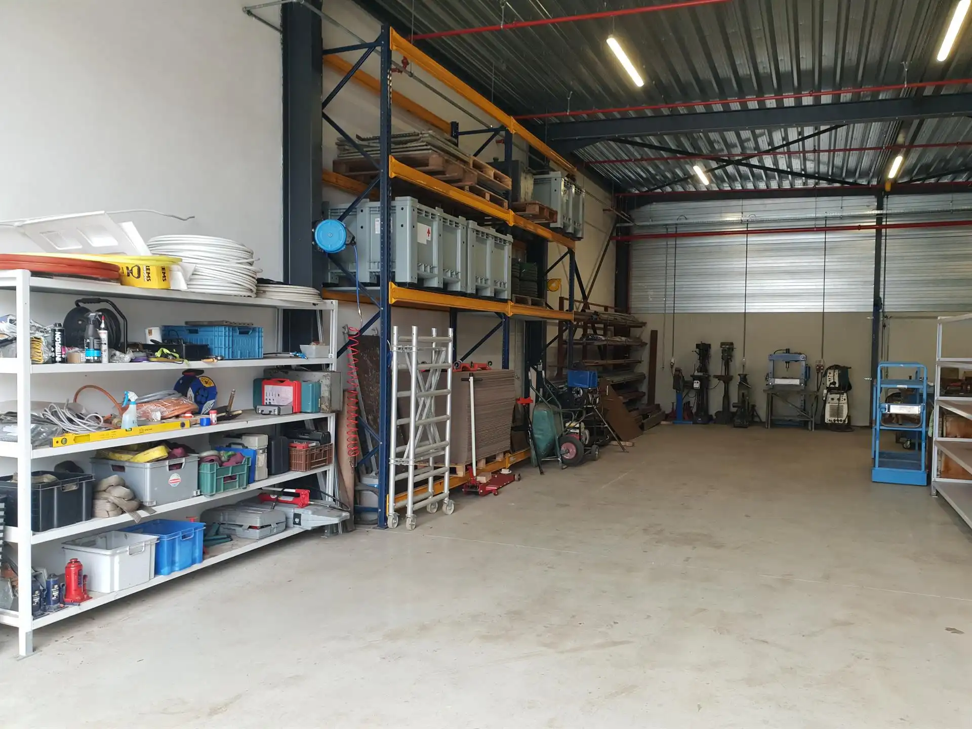 BEDRIJFSHAL  - UNIT 14 -  200 m²  foto 8