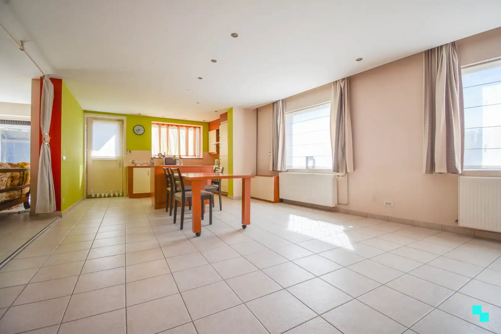 HOB op hoekperceel in centrum Hooglede foto 7