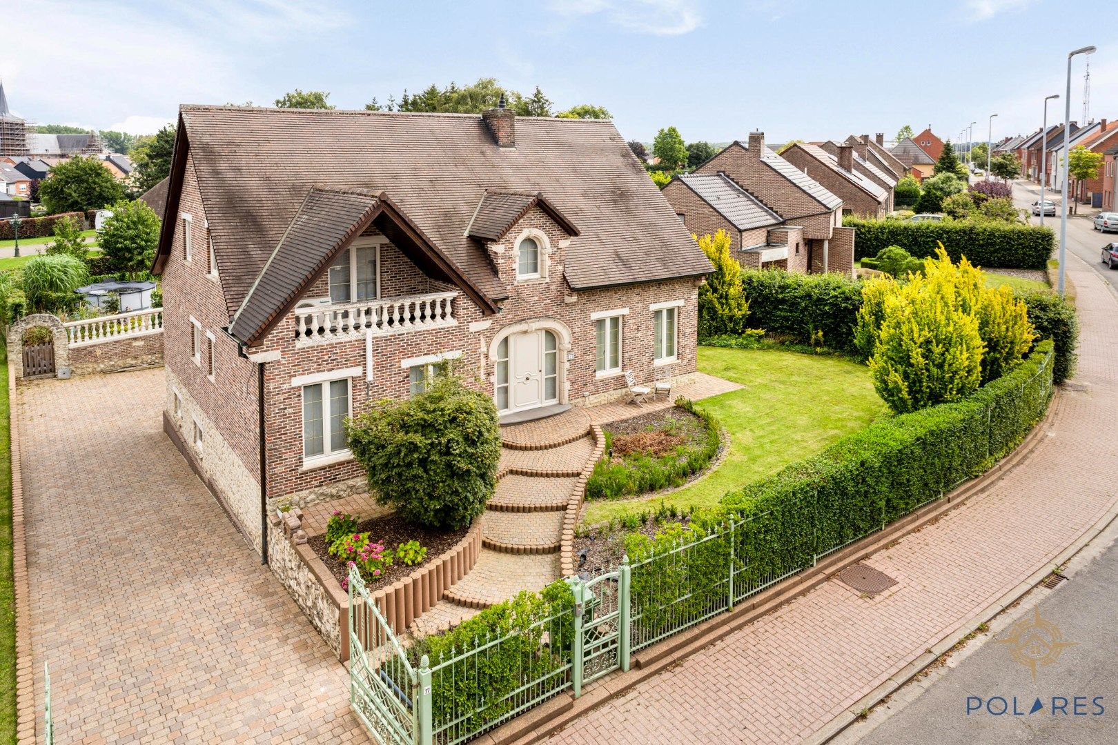 Vrijstaande woning met moderne luxe en rustieke charme foto 1