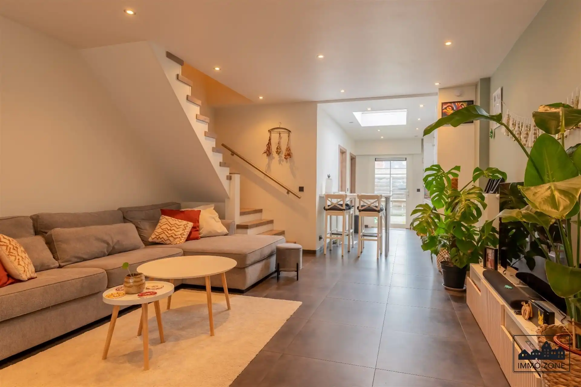 Gunstig gelegen recente 2 slaapkamerwoning met terras. foto 2