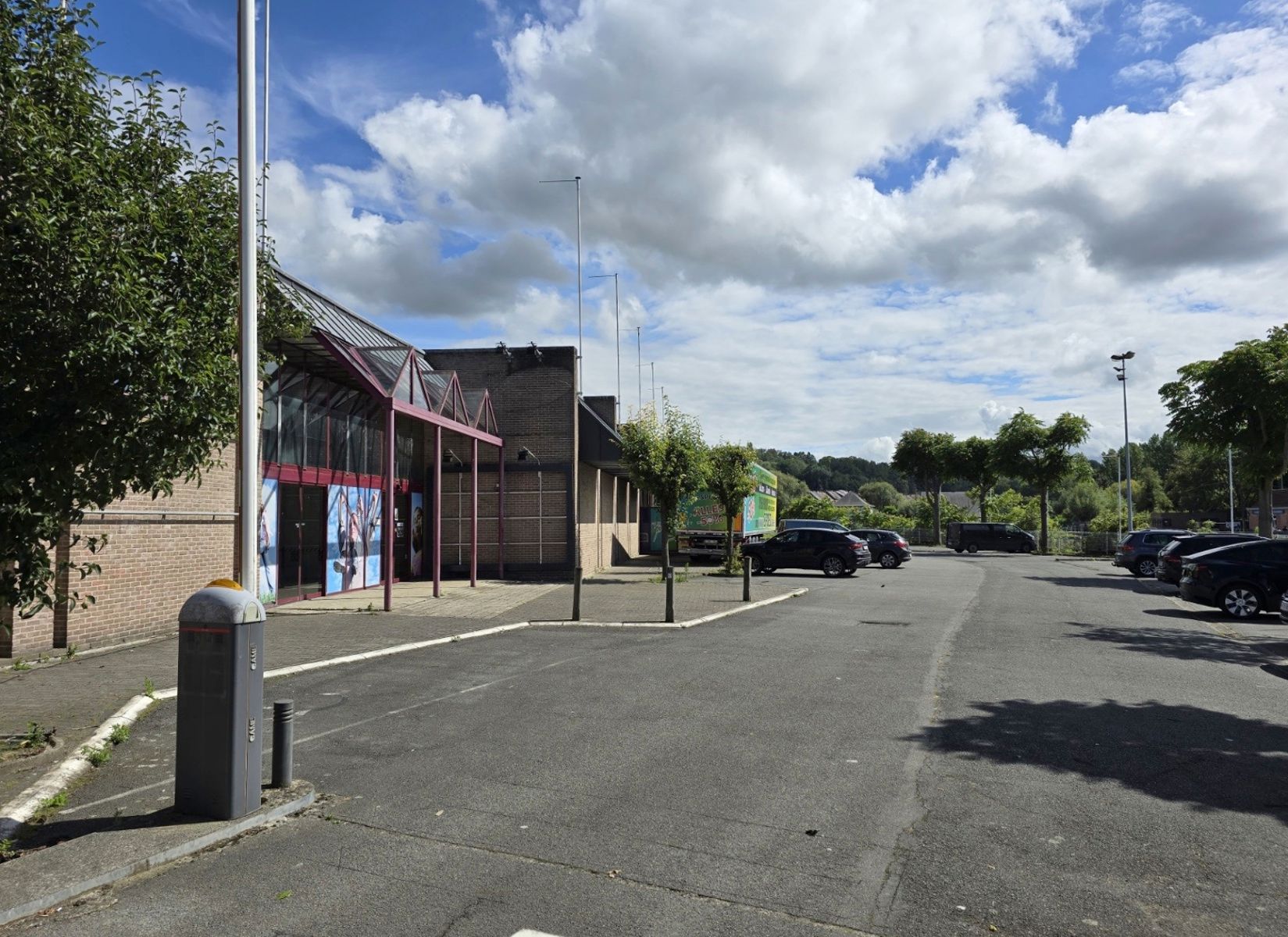 Polyvalent handelspand/kantoren pand op topligging foto 2