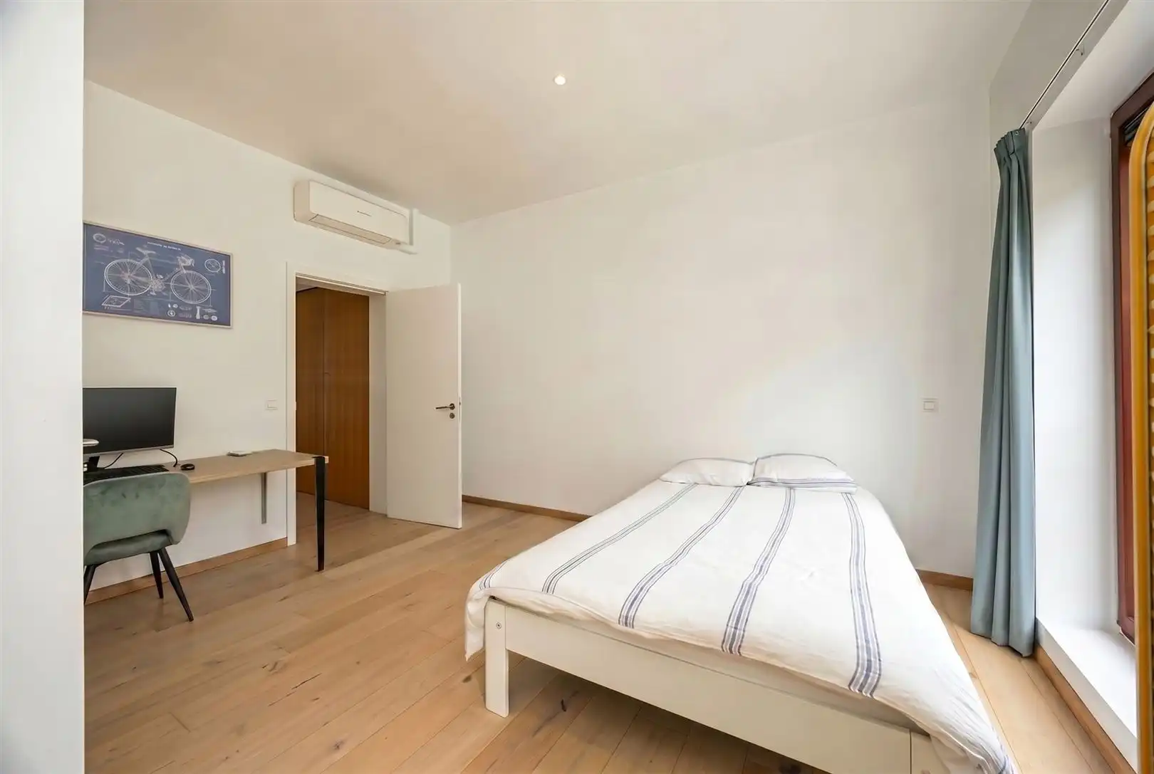 Bemeubeld of leeg appartement op top locatie met warmtepomp en airco foto 10