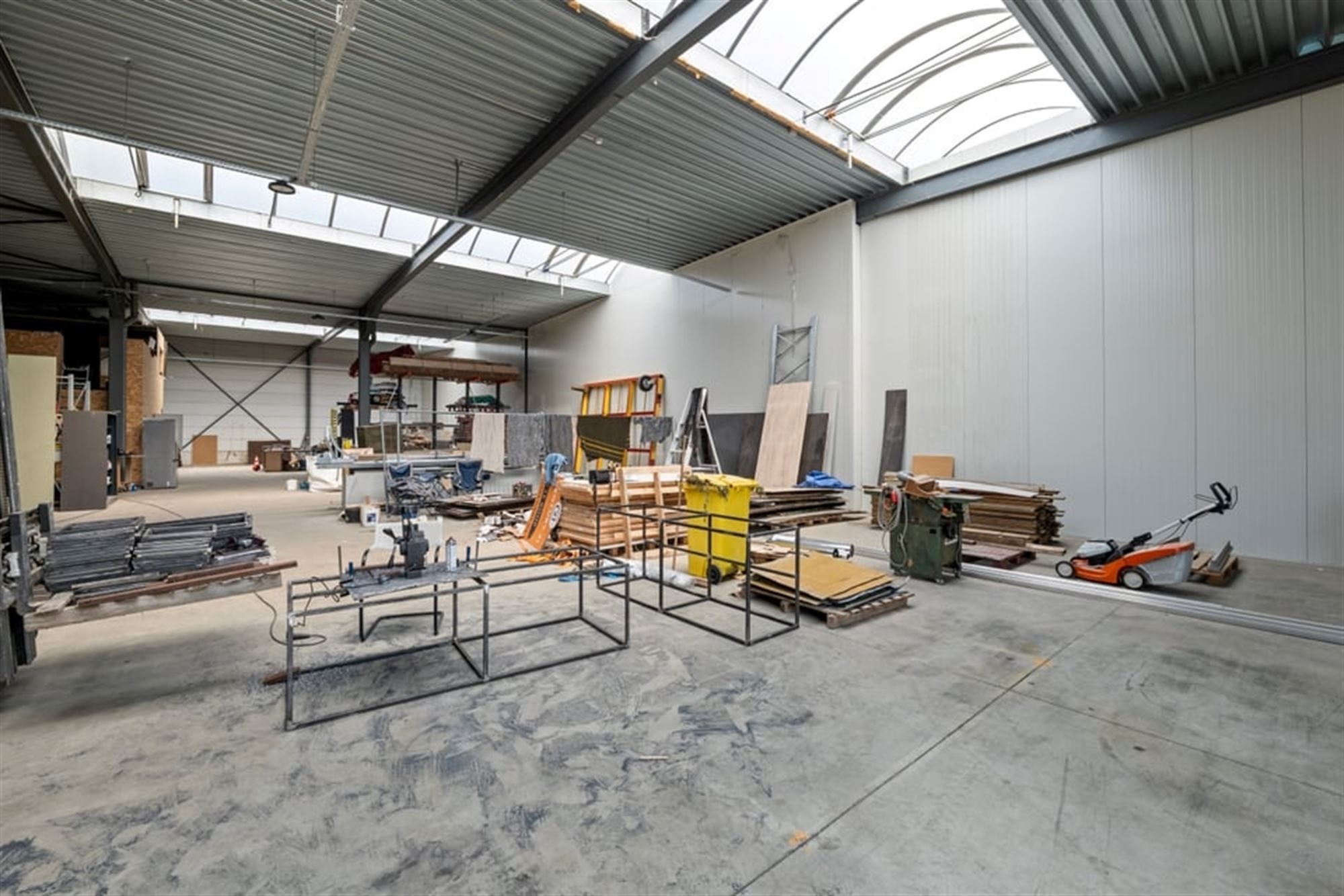 RUIME LOODS VAN 846M² IN SINT-TRUIDEN  foto 17