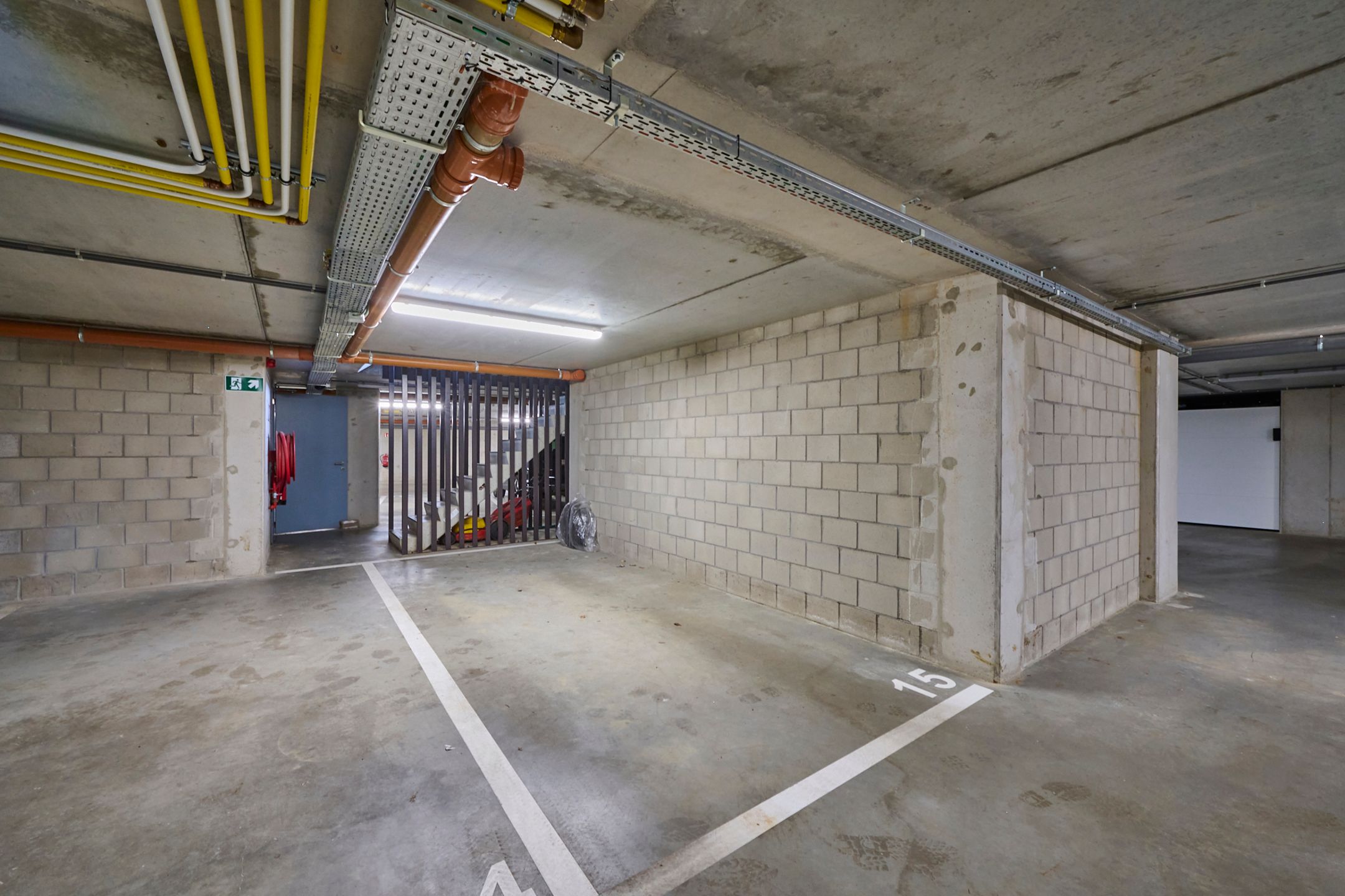 Energiezuinig, recent 2 slpk appartement + parking + berging foto 12