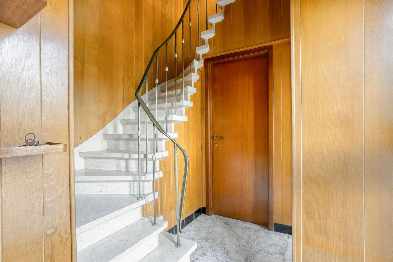 Drie-gevelwoning te Halle foto 3