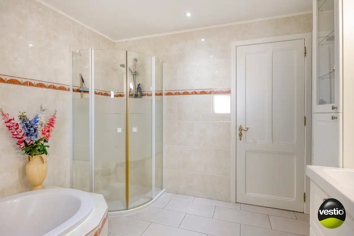 RUIME INSTAPKLARE GEZINSWONING OP 4A37CA TE MOELINGEN. foto 18