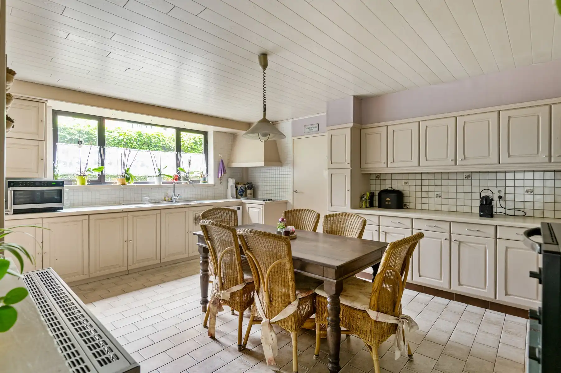 Uitstekend gelegen woning op ruim en zonnig perceel foto 11