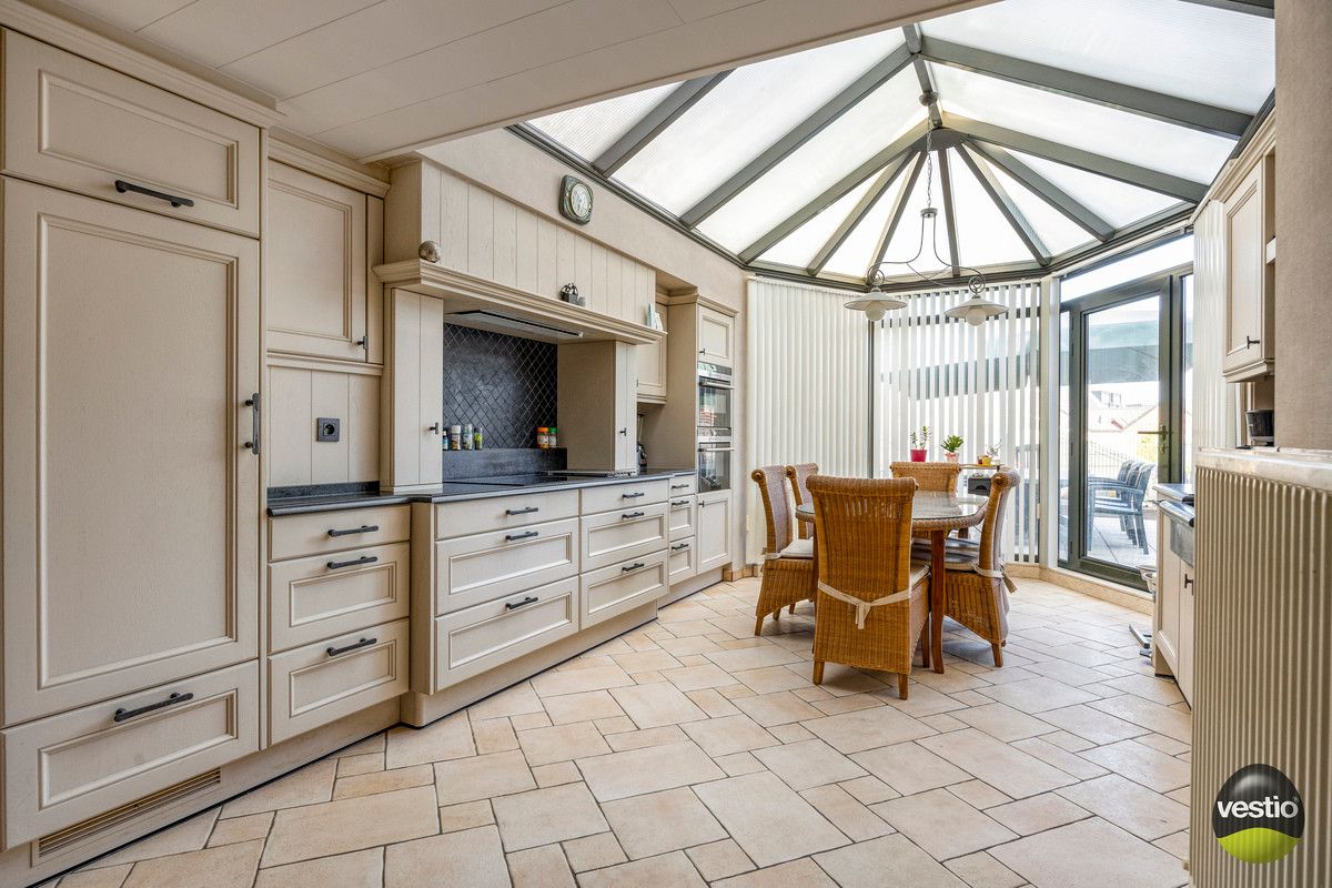 HANDELSHUIS IN CENTRUM VAN BILZEN. foto 12