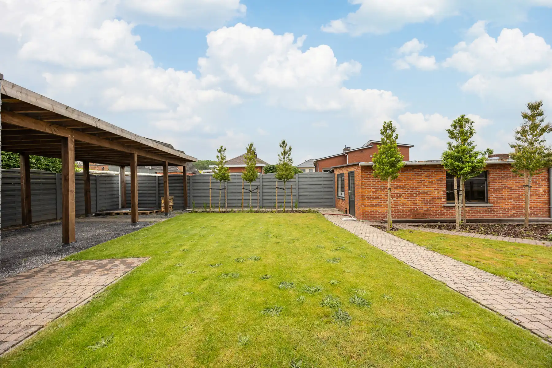 Laagbouwwoning met 3 slaapkamers, garage en carport op een rustige locatie in Merksplas.  foto 17