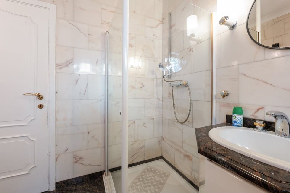 RUIME EN RUSTIG GELEGEN BUNGALOW MET 4 SLKS EN ZWEMBAD OP EEN PRACHTIG PERCEEL VAN 764M² foto 21