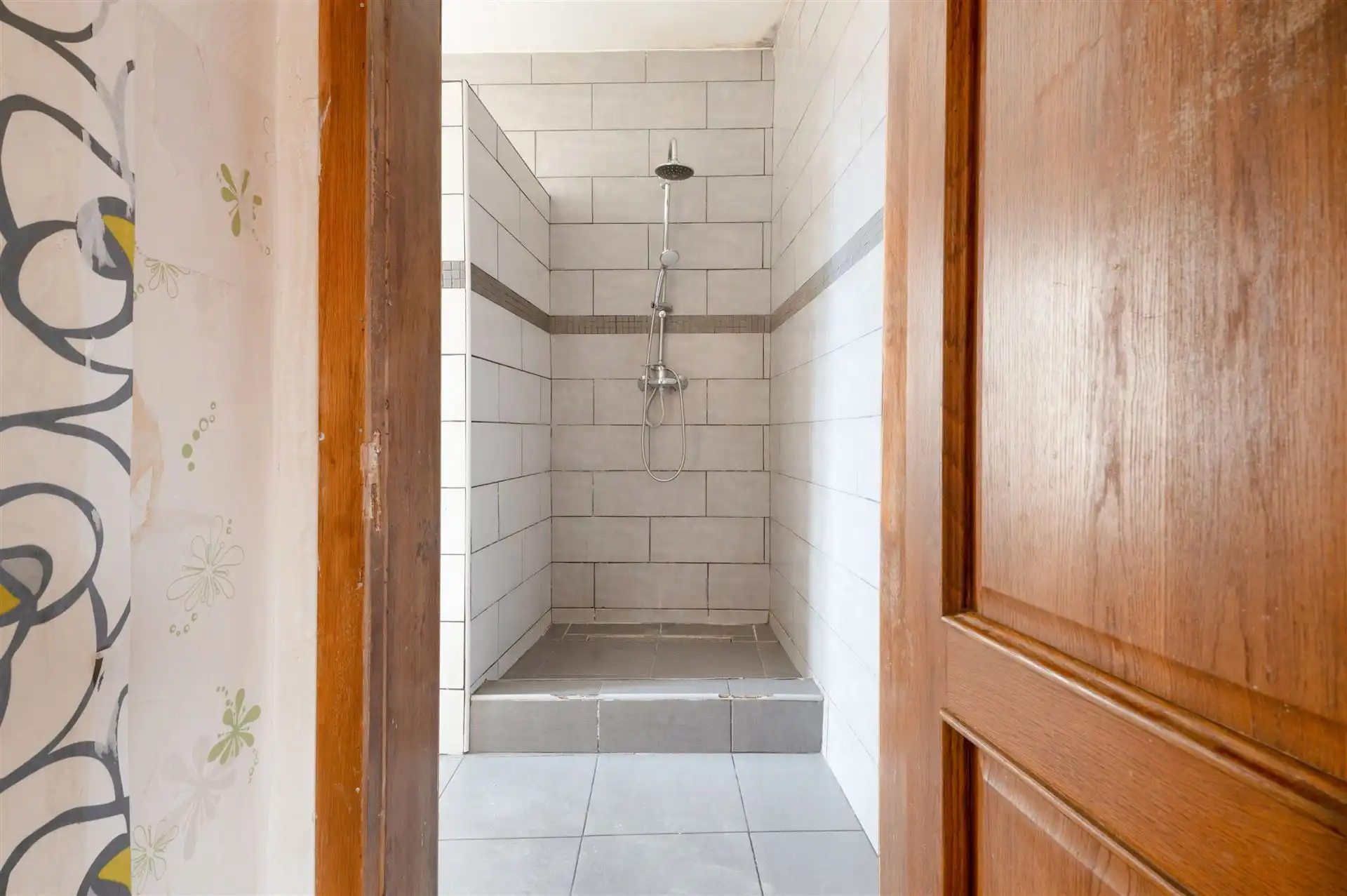 Renovatiepand met mogelijkheid tot 5 slpks op topligging! foto 11
