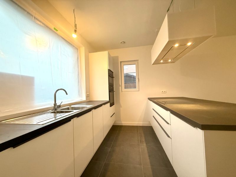 Ruime nieuwbouwwoning met 3 slaapkamers, tuin en carport foto 8