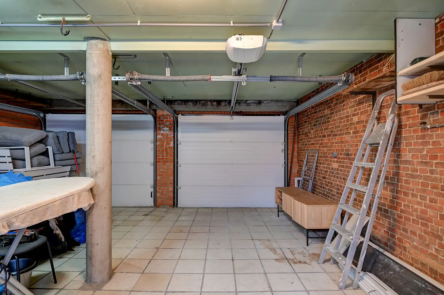 Instapklare, gerenoveerde woning (165 m²) met 2 slaapkamers (mogelijkheid tot 3), veranda en dubbele garage. foto 21