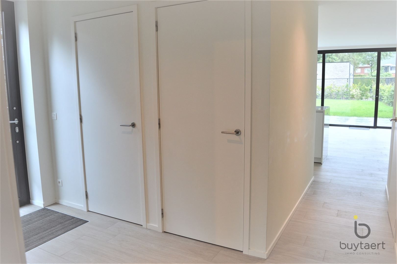 Gelijkvloers appartement met twee slpks en tuin! foto 15