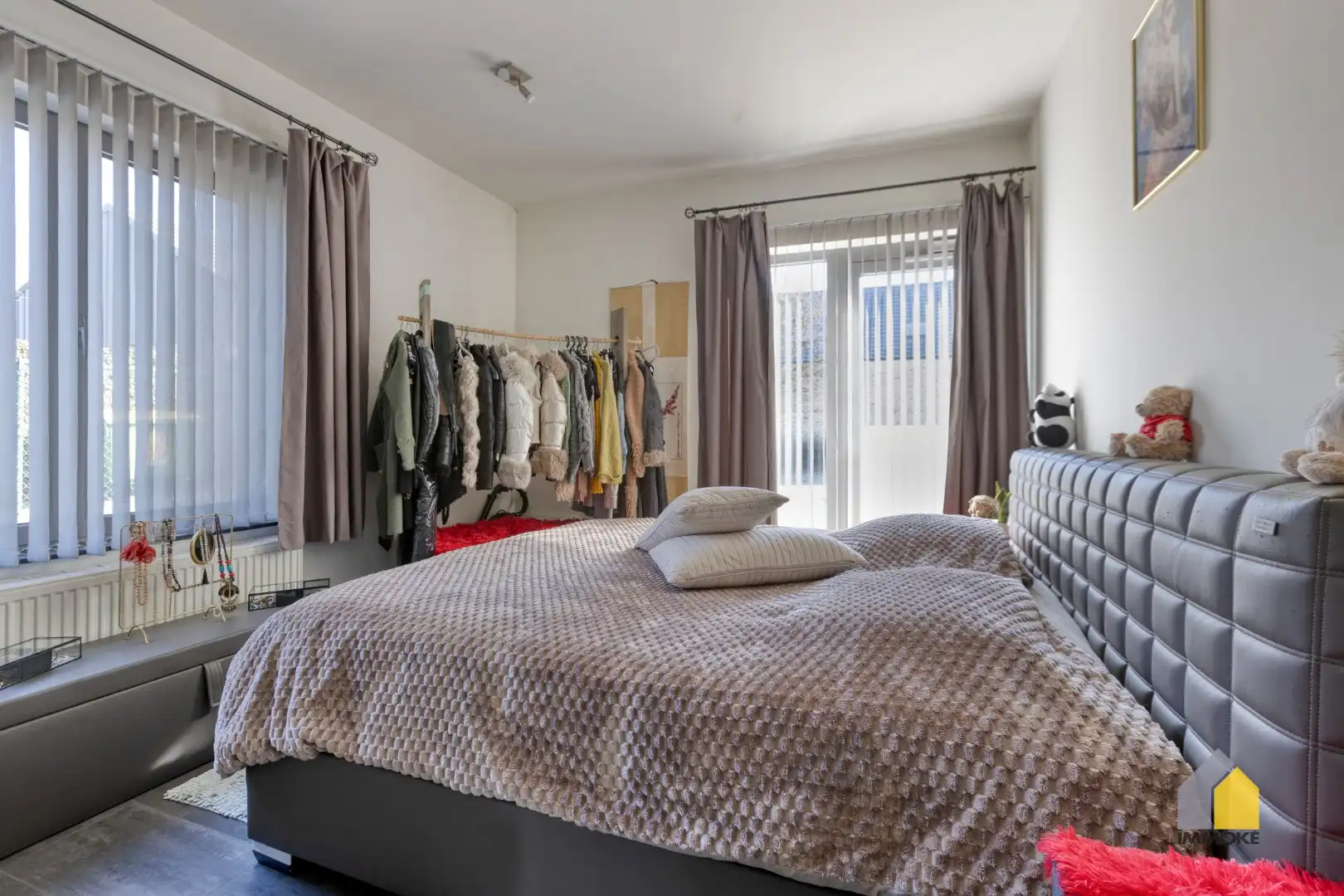 Gelijkvloers appartement (91 m²) in centrum met 1 slpk en parking. foto 8