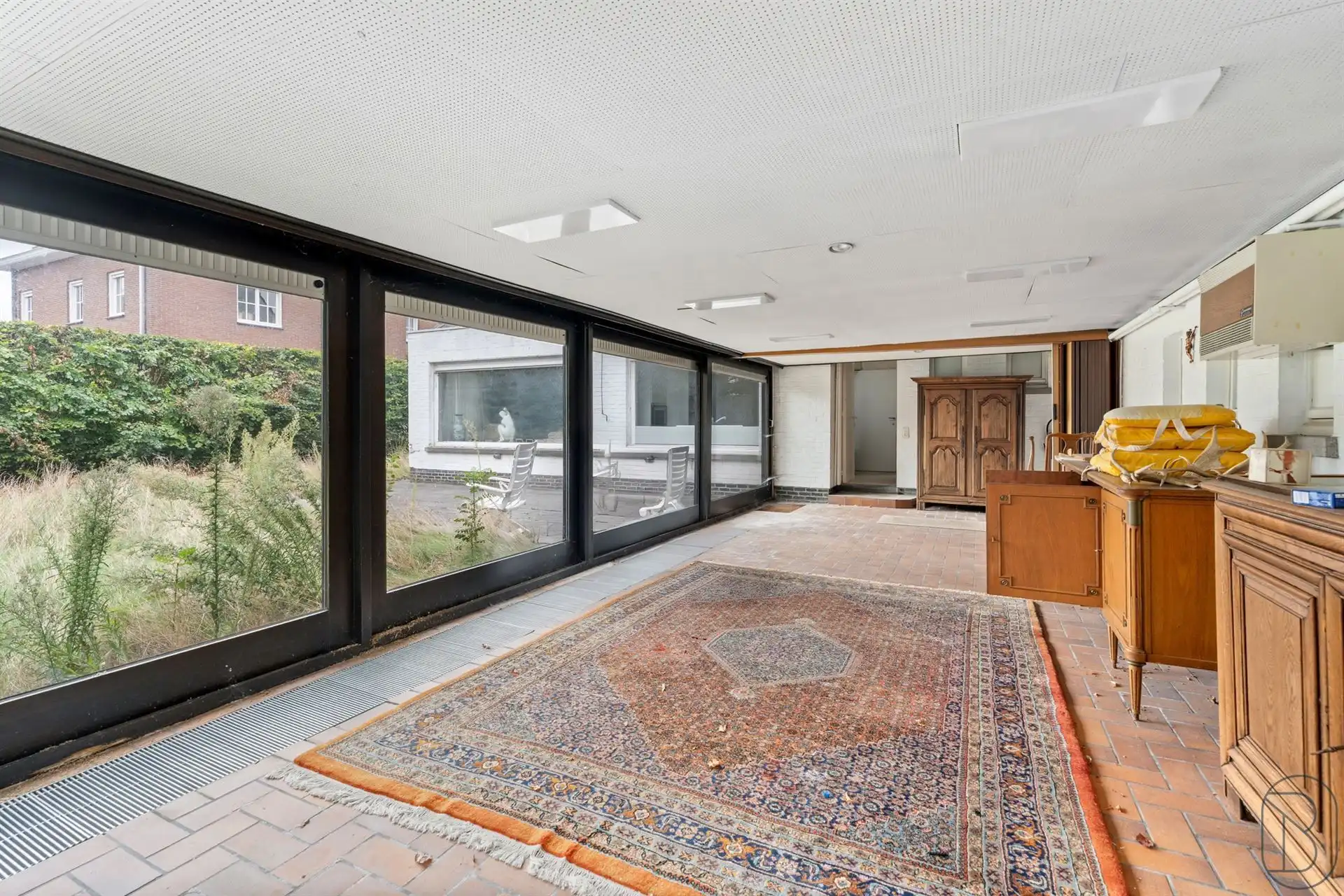 Te renoveren/af te breken villa met vergunning voor 8 app. foto 5