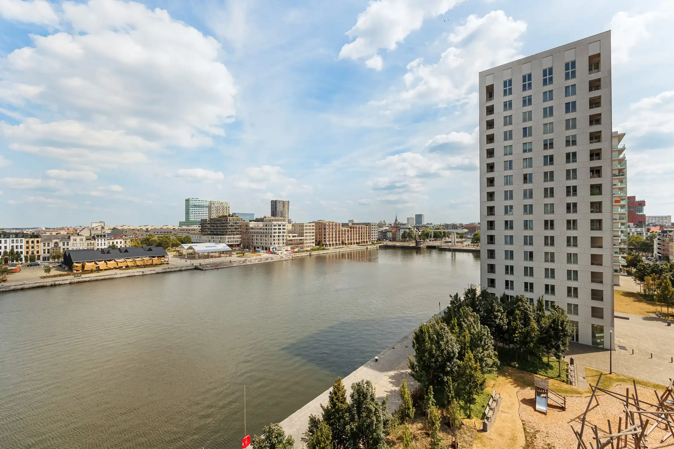 Appartement met Scheldezicht in residentie Westkaai foto 3