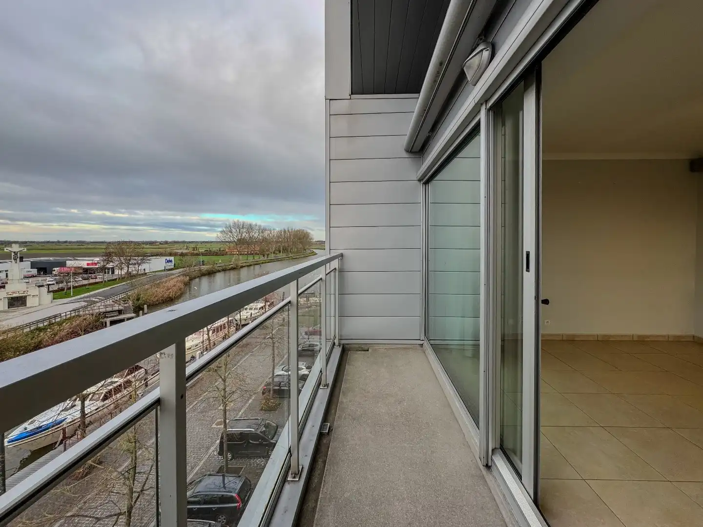 Ruim appartement met 2 slaapkamers en terras met prachtige vergezichten! foto 11