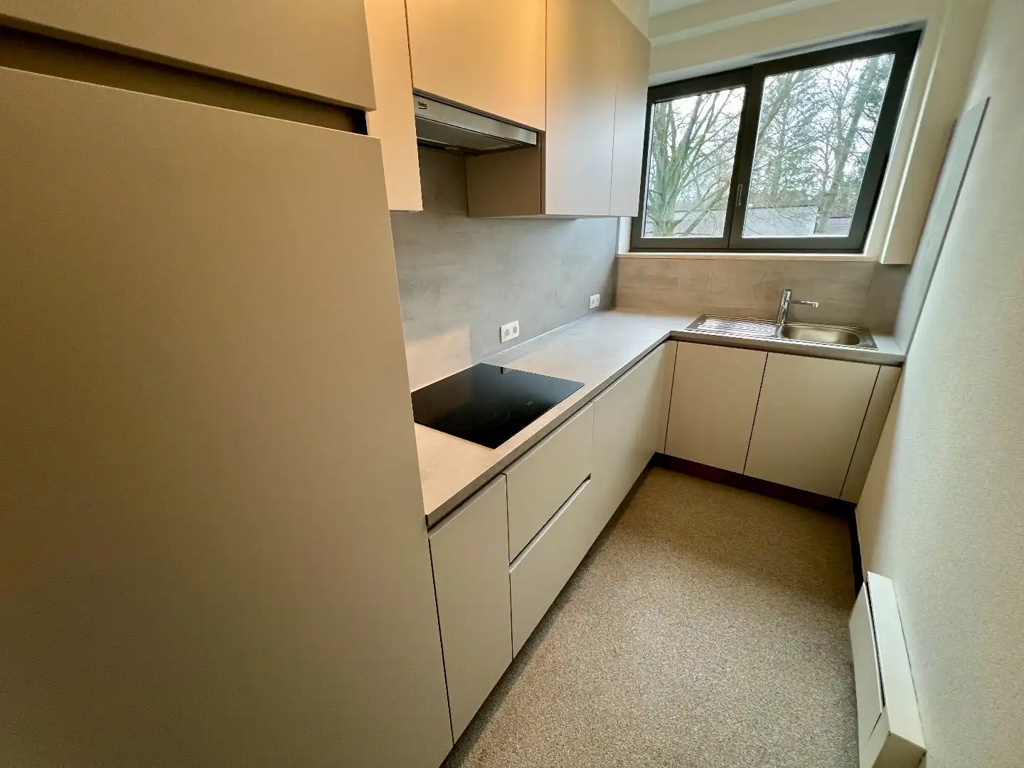 Zeer goed gelegen appartement met 2 slpks, terras en garage foto 4