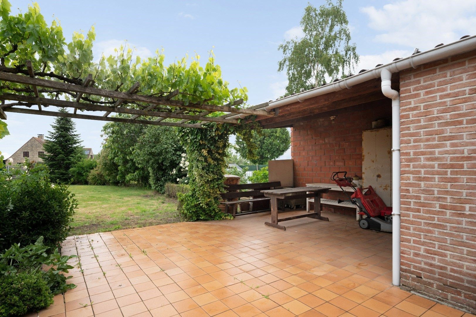 Verrassend ruime woning met 2 slaapkamers en gezellige tuin. foto 19