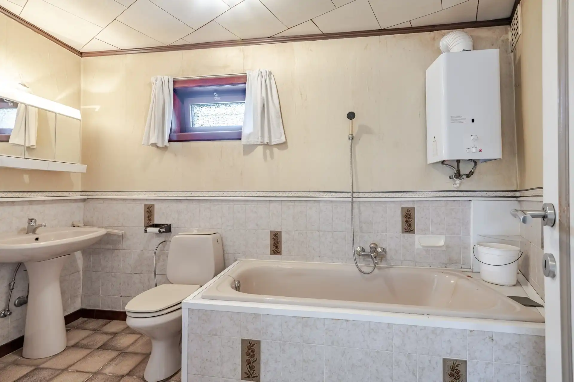 Te renoveren woning op toplocatie! foto 18