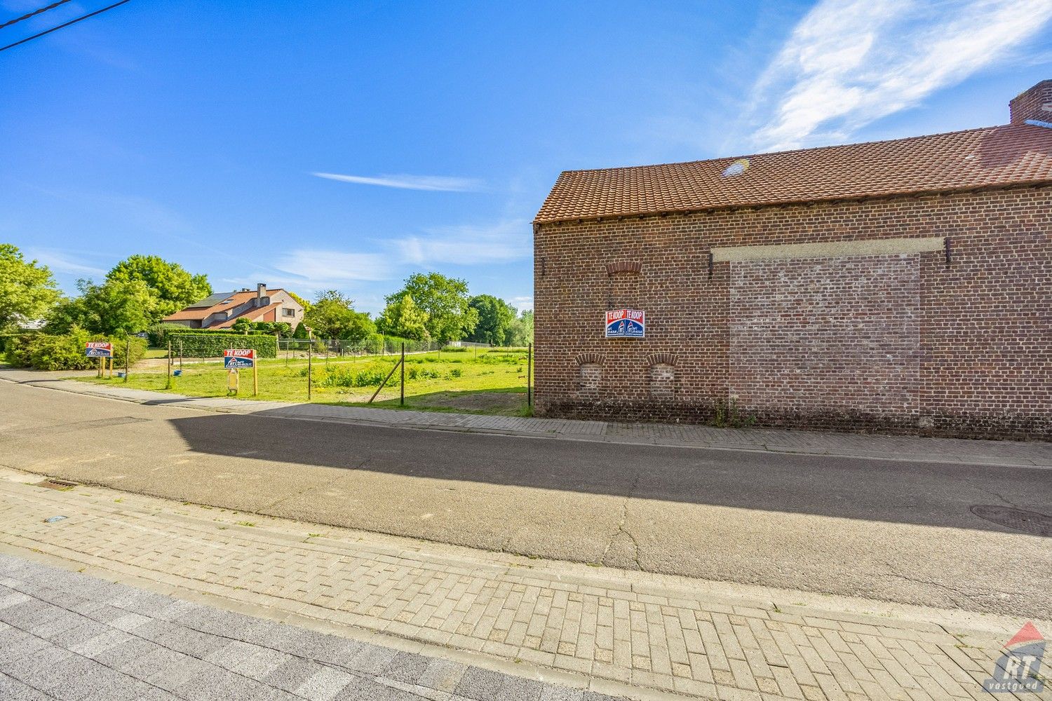 Ruim bouwperceel van 20a77ca met schuur en verkavelingsmogelijkheden foto 4