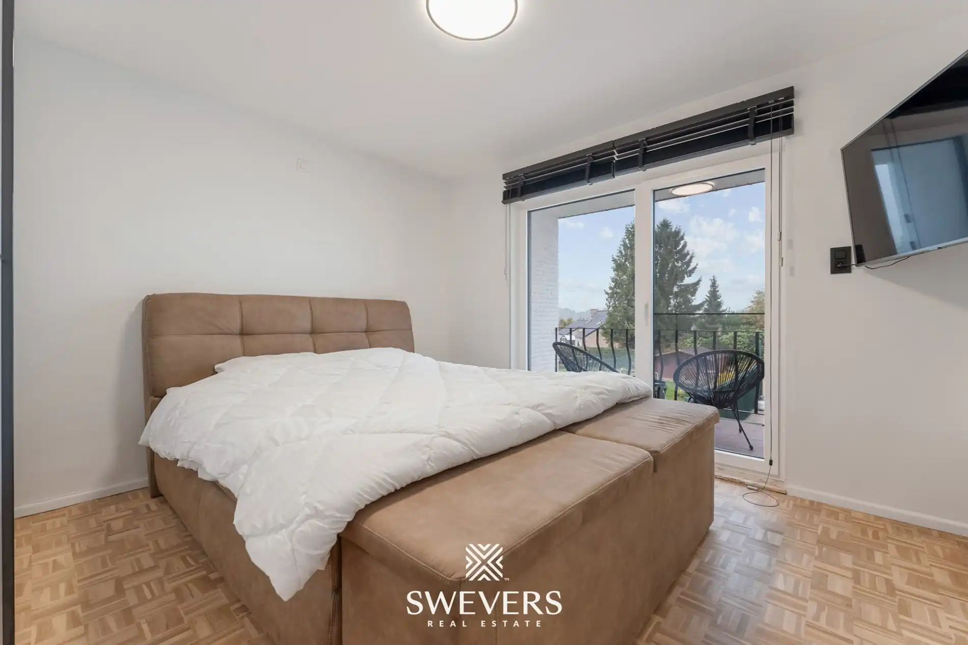 Volledig vernieuwd pareltje met terras, balkon & loods in Riemst foto 11