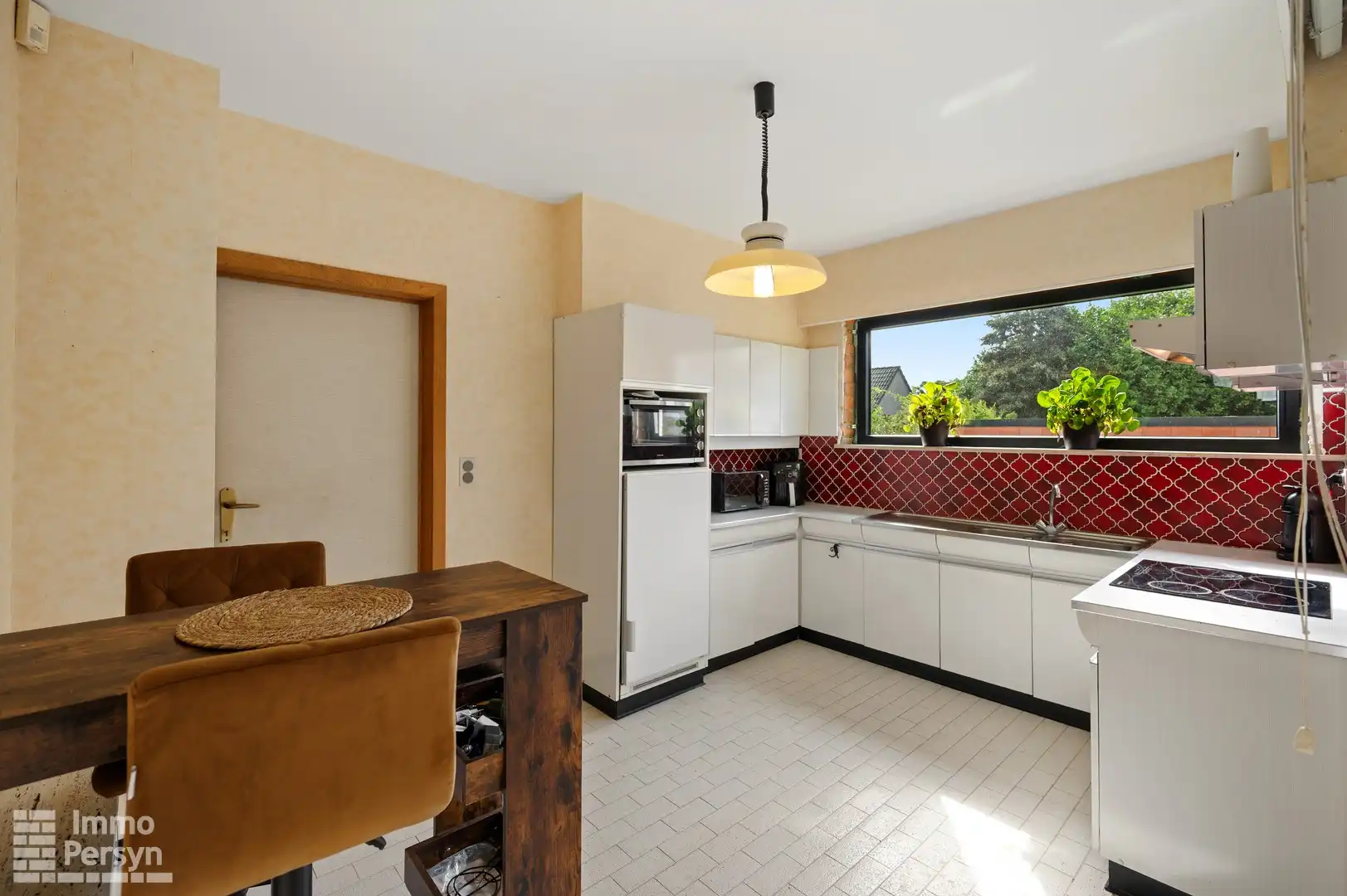 Ruime gelijkvloerse woning OB gelegen in een rustige wijk foto 9